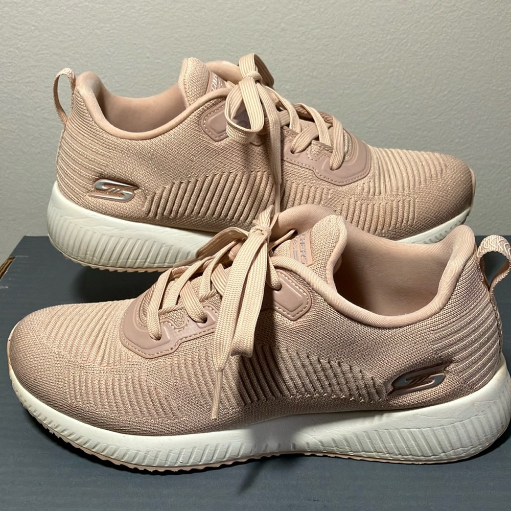 Skechers Bobs Sneakers in Blush Size 8M